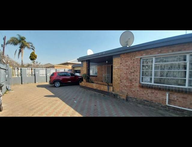 3 BEDROOM HOUSE FOR SALE IN KENSINGTON